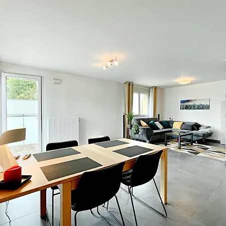 Top With Terrace Garage